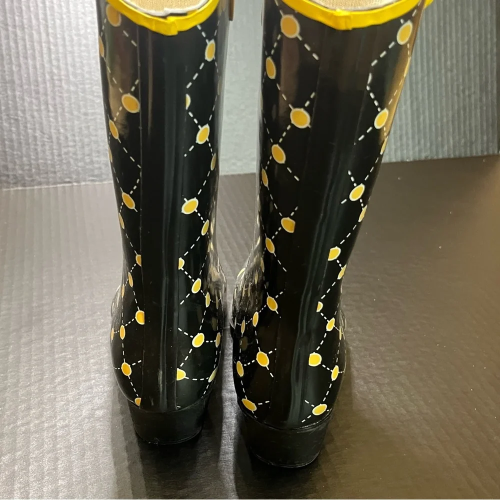 STADIUM STOMPERS Women’s Rubber Rain Cowboy Style Boots Black and Yellow Size 7